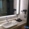 Отель Zhongshan Jiujia International Hotel, фото 1