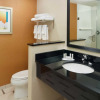 Отель Fairfield Inn & Suites by Marriott Fayetteville North, фото 8
