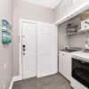 Отель Victoria s Windsor Hills Condo, фото 9