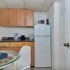 Отель Lovely Little Studio With Pool, Hallandale Beach:), фото 5