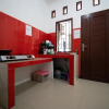 Отель KoolKost Syariah near Lapangan Merdeka Balikpapan, фото 4