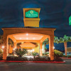Отель La Quinta Inn & Suites by Wyndham Beaumont West, фото 1