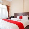 Отель RedDoorz Plus near Stadion Wijaya Kusuma, фото 29