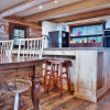 Отель Snow Creek Cabins by Fernie Lodging Co., фото 23