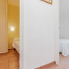 Отель Empurialola- Apartamento en Empuriabrava con piscina y jardines en centro y cerca playa -158, фото 2