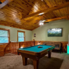 Отель Er97 - Squirrel's Retreat - Close To The Action In Pigeon Forge! 2 Bedroom Cabin by RedAwning, фото 11