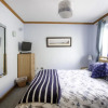 Отель Bluebell Cottage - 2 Bedroom Holiday Home - Bronllys Farm Llanelli, фото 17