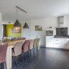 Отель Restyled Villa With 5 Bathrooms, Located in a Green Area, фото 11