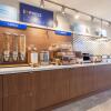 Отель Holiday Inn Express & Suites Mississauga-Toronto Southwest, an IHG Hotel, фото 31