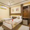 Отель OYO 10225 Hotel Sree Chandana, фото 4