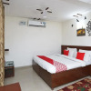 Отель K V Complex by OYO Rooms, фото 20
