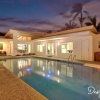 Отель Gorgeous 5BR Home with Heated Pool, фото 1