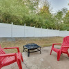 Отель Lovely Little Rock Home w/ Fire Pit & Yard!, фото 11