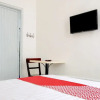 Отель OYO Golden White HouseNear Mall Panakkukang, фото 14