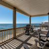 Отель Keywester - Beachfront! Pet Friendly! Sit On The Back Deck And Listen To The Waves Crash. 4 Bedroom , фото 17