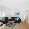 Отель Beachside Bliss - A Bondi Beach Holiday Home, фото 4