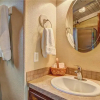 Отель A Lil Nauti 2 Bedrooms 1 Bathroom Home, фото 8
