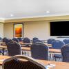 Отель Comfort Inn & Suites Redwood Country, фото 18