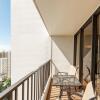 Отель Deluxe 21st Floor Corner Condo With Diamond Head Views by Redawning в Гонолулу