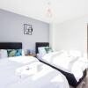 Отель Remarkable 2- Bed House in Barking Essex, фото 6