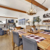 Отель 2262-ski Inn Style Chalet 2 Bedroom Home by RedAwning, фото 9