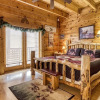 Отель Ern854 - Wagon Wheel Lodge - Great Location! Close To All The Action! 9 Bedroom Cabin by RedAwning, фото 6