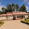 Отель The Meru Manor is a Great Home set in Meru Town, фото 7