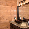 Отель Copper Fox 3 Bedroom Cabin, фото 10