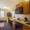 Отель Suburban Studios Clarksville-Louisville North, фото 20