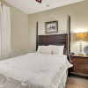 Отель Stayin Classy 2 Bedrooms 2 Bathrooms Condo, фото 22