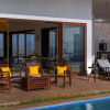 Отель Stayvista At Sunset On The Lake, фото 16