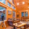 Отель Denali Private Cabin Includes Xbox, Hot Tub, and Stone Pizza Oven by Redawning, фото 7