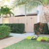 Отель Cozy Minium In Quiet Gated Community In Palm Beach Lakes 2 Bedroom Condo by Redawning, фото 1