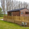 Отель Lovely 1-bed Lodge in Yarm, фото 1