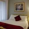 Отель Sir Isaac Brock B&B Luxury Suites, фото 18