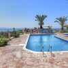 Отель Away-from-it-all, Exceptional Sea Views Sleeps 10, фото 45