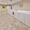 Отель Candlewood Suites Market Center, an IHG Hotel, фото 29