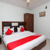 Отель OYO 12062 Paras Guest House, фото 3
