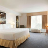 Отель Days Inn & Suites by Wyndham Niagara Falls Centre St. By the Falls, фото 3