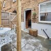 Отель Beautiful 2-bed Victorian House in Stamford, фото 9