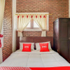 Отель OYO 3896 Villa Pesona Wisata Puncak, фото 16
