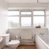 Отель Spacious Home by Lee Valley Rafting Waltham Cross, фото 7
