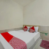Отель OYO 90158 Hotel Lendosis Perintis Kemerdekaan, фото 1