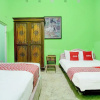 Отель OYO 94009 Homestay Ndalem Kademangan, фото 4