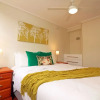 Отель Colour Pop Fitzroy - Pets, Parking, Balcony, 3bdrm, фото 26