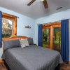 Отель McKenzies Mountain 7 Bedroom House, фото 6