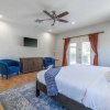 Отель Sereno Ranch by Avantstay Sleeps 16! Outdoor Bar/kitchen, Pool, Fire Pit & Hot Tub!, фото 5