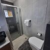 Отель New, Clean and Modern 2 Bedroom Apt 5a, фото 7