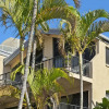 Отель 5 Minute Walk To Hastings Street Unit 9 Descola 6 Noosa Drive, фото 1