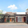Отель OYO 2995 Oemah Sorowajan Homestay Syariah, фото 12